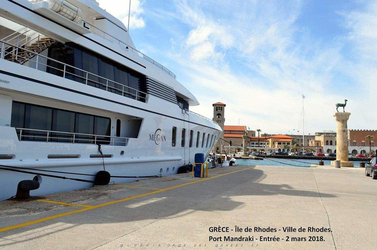 090- Rhodes ville et port d'honneur.JPG